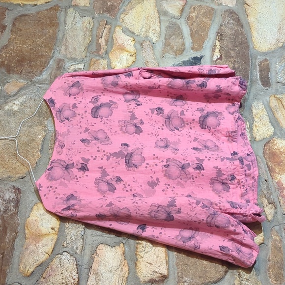 Cut Loose Pink Floral Top - Picture 6 of 9